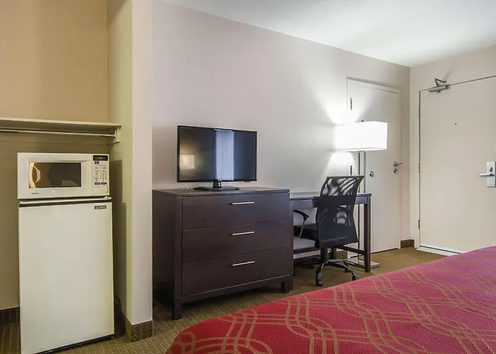 Econo Lodge Inn & Suites Lethbridge - Henderson Lake